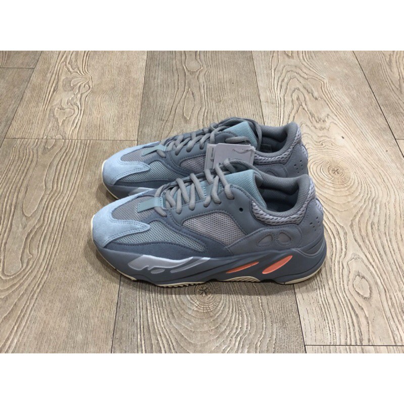 yeezy 700 rain