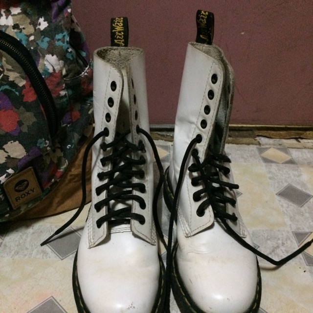 1490 10 eye boots