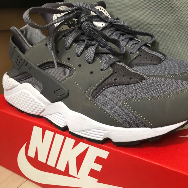 nike huarache athlete's foot