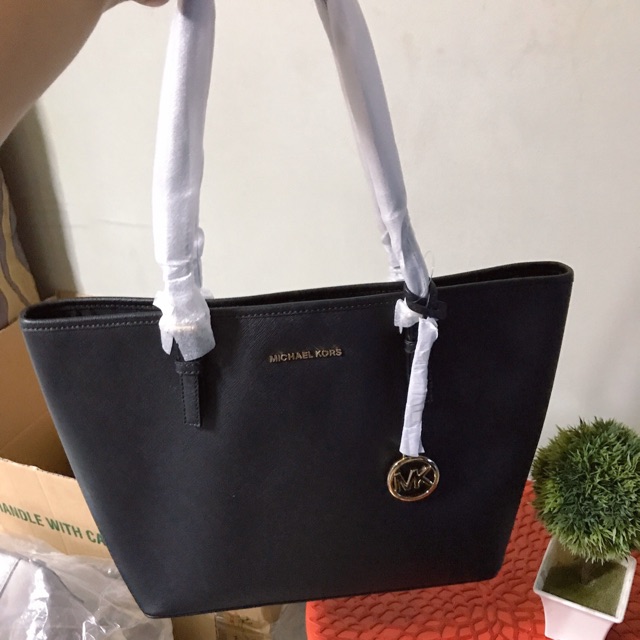 michael kors carryall tote