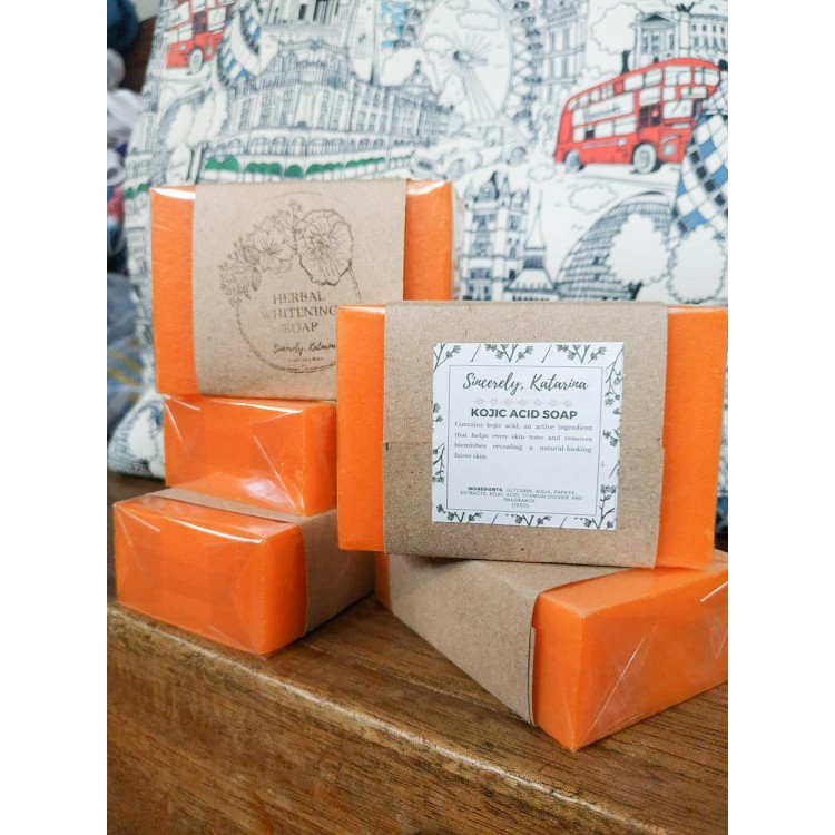 kojic acid lip scrub