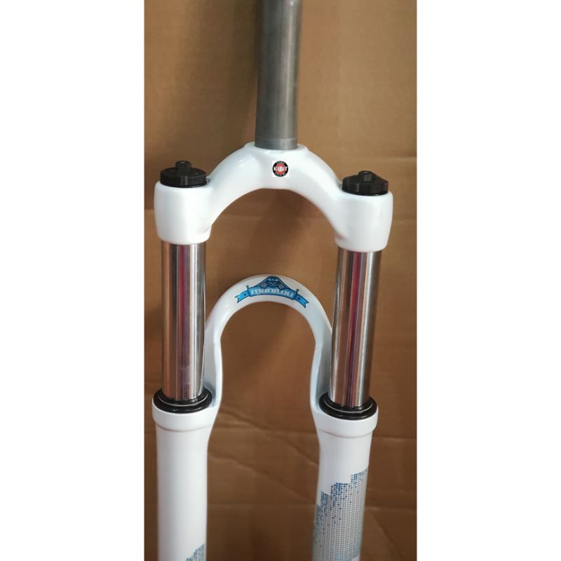 Manitou Circus Expert 26 フロント サスペンション