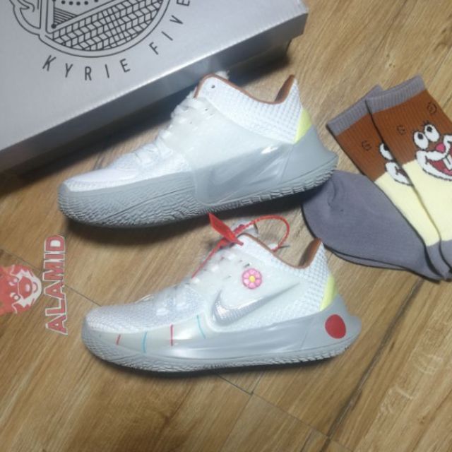 kyrie low 2 sandy cheeks