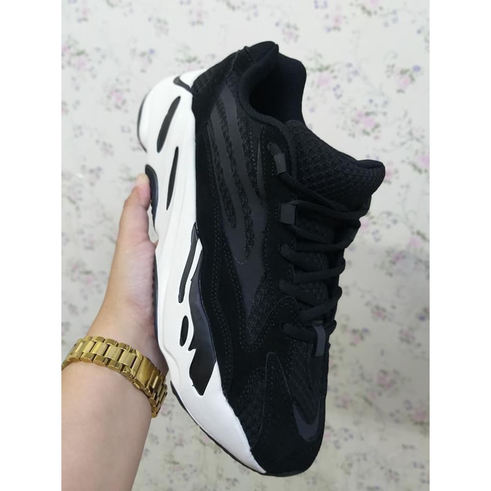 yeezy 700 women