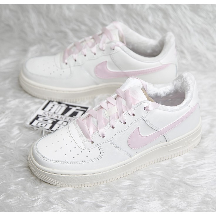 nike air force light pink