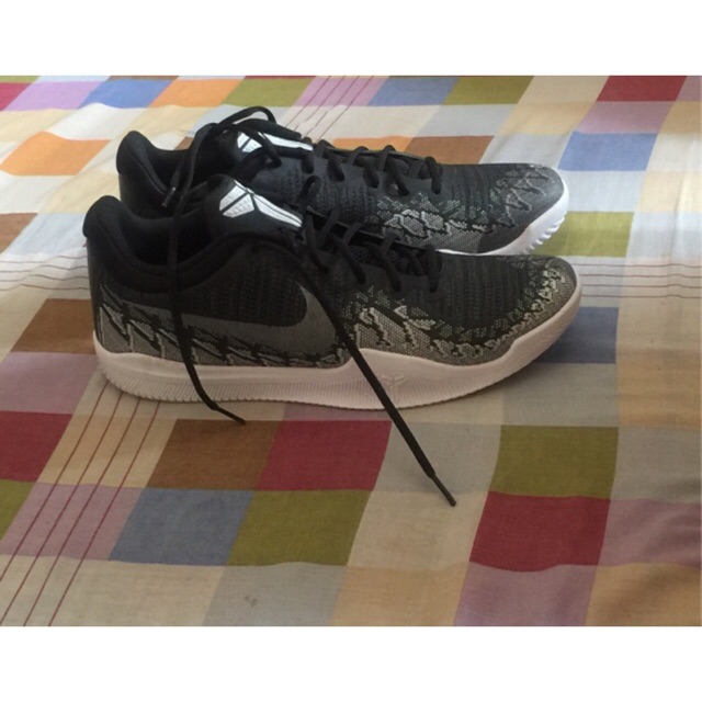 kobe range shoes