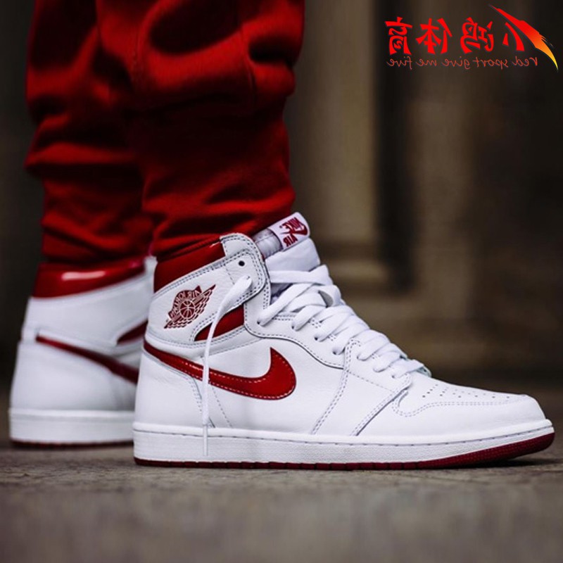 nike air jordan 1 metallic red
