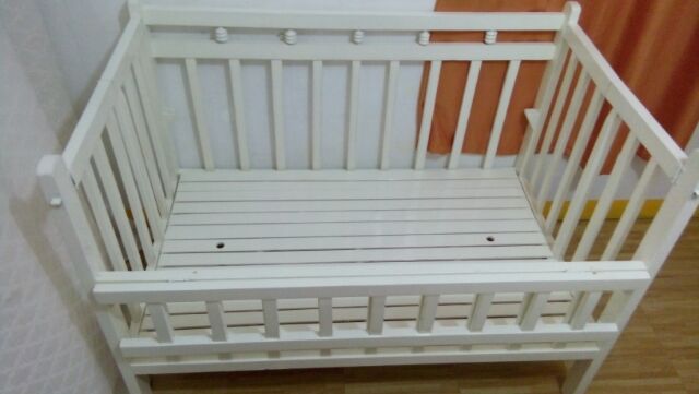 wooden crib at sm