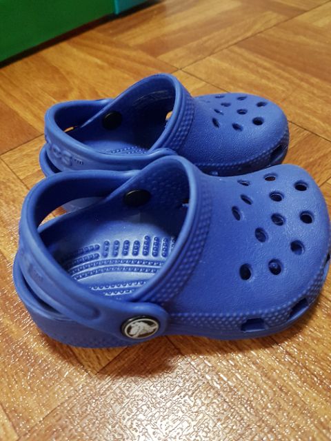 crocs trinoma