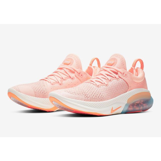 nike peach color