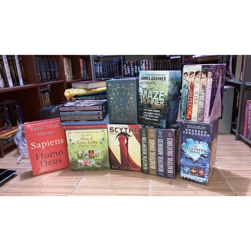 affordable boxed set books 1 Shopee Philippines