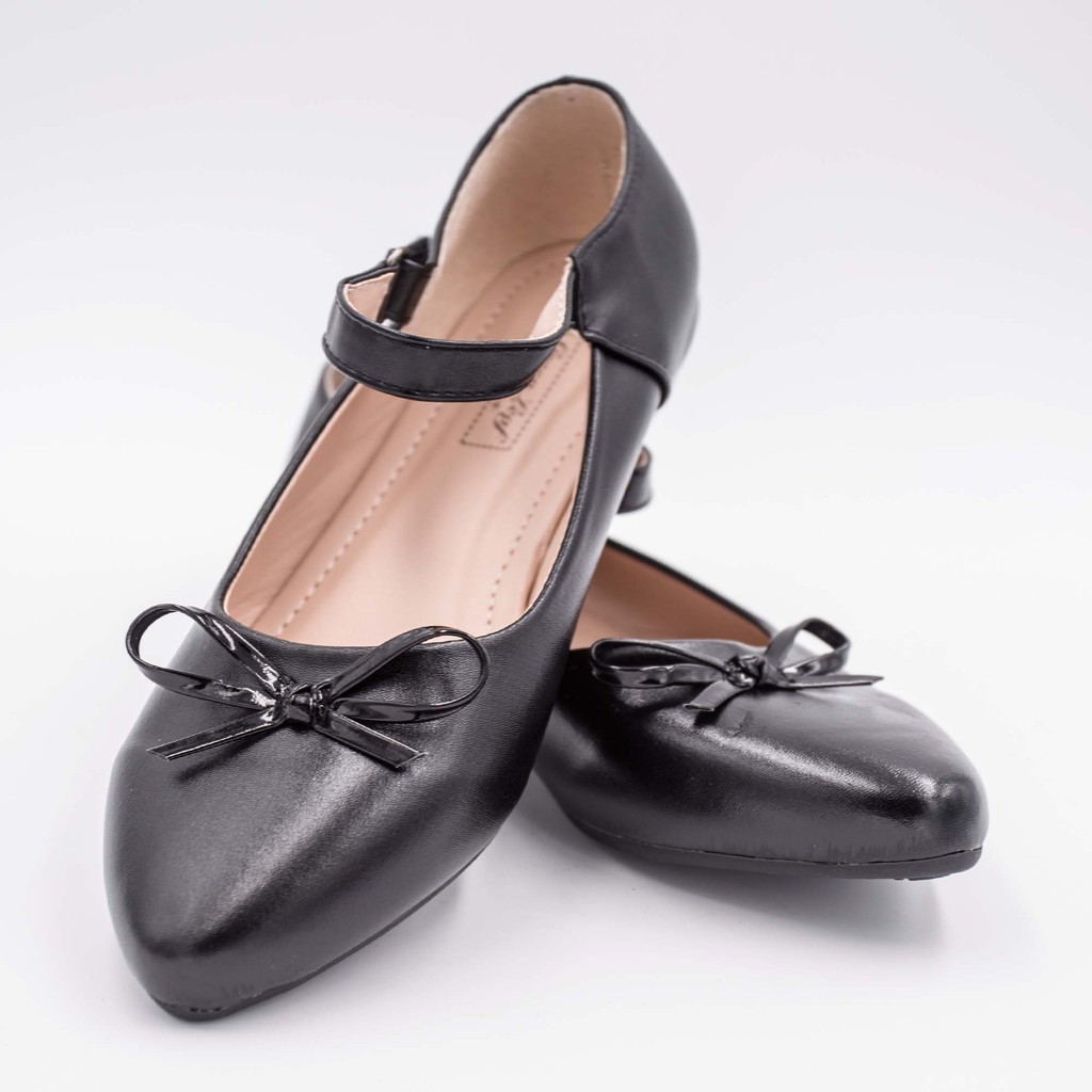 pointed school shoes