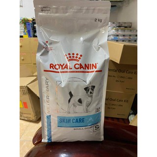 Royal Canin SKIN CARE ADULT SMALL DOG Dry Food 2kg