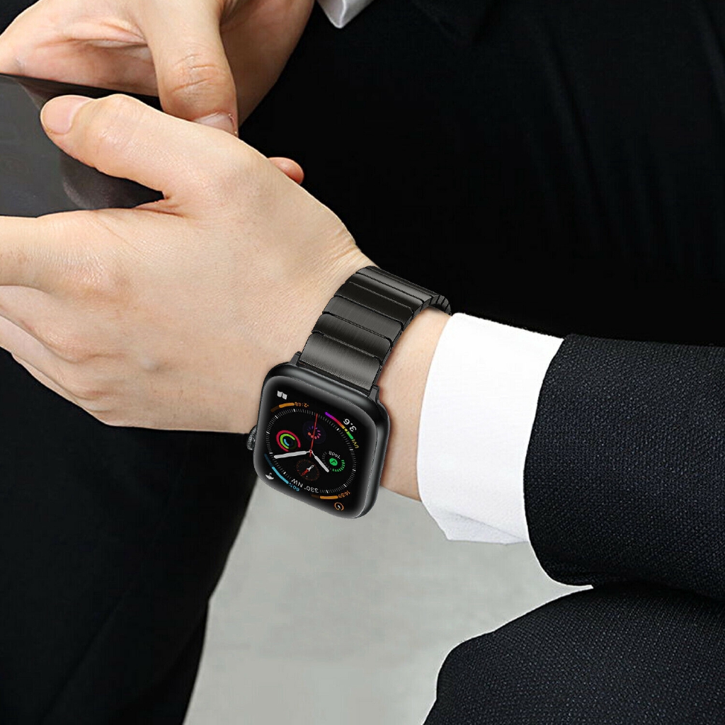 40mm apple watch on men's wrist