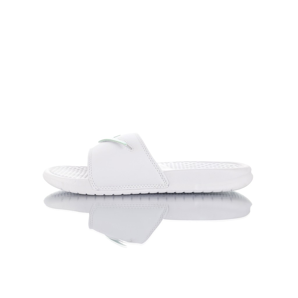 nike benassi 44