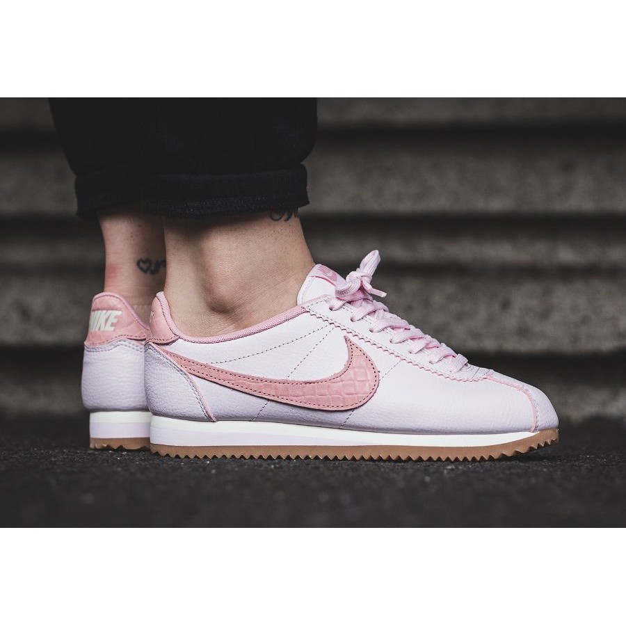 nike cortez white pink
