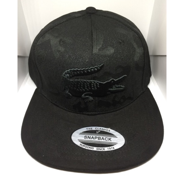 snapback lacoste