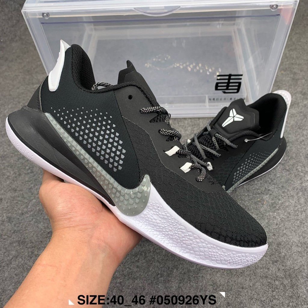 black gym shoes