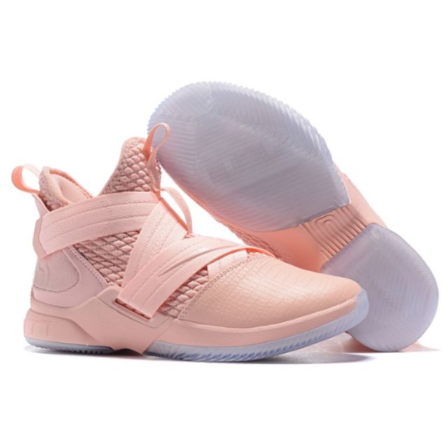 nike lebron womens