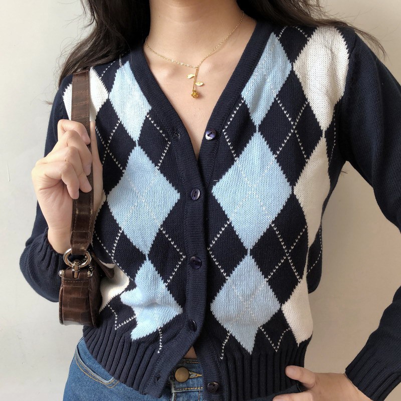 cardigan v sweater