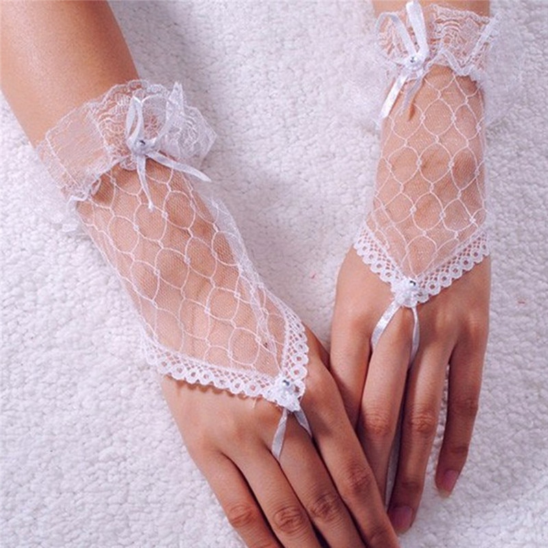 short lace fingerless gloves