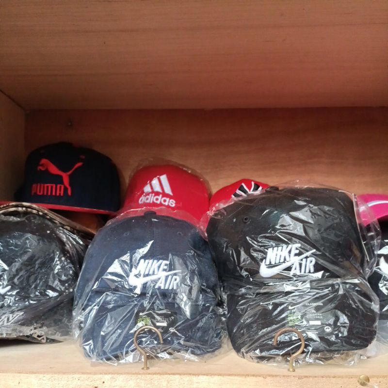 black nike baseball cap