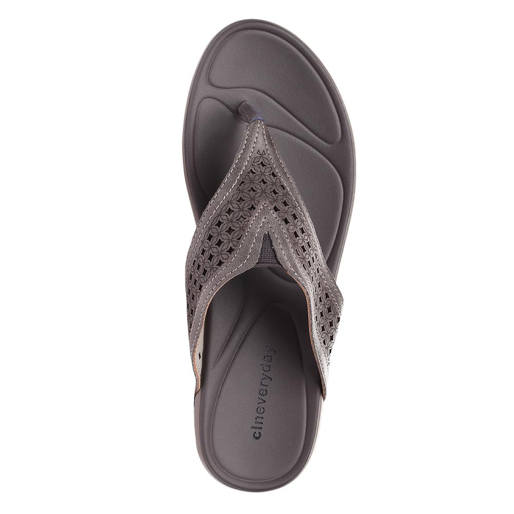 cln yucca flat sneakers