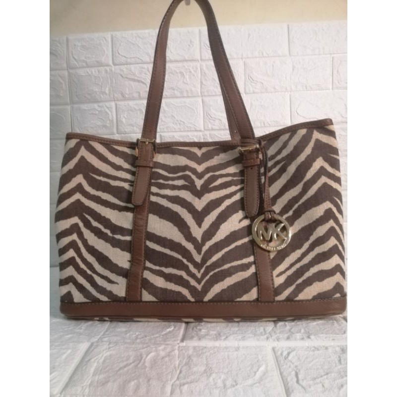 Michael Kors Zebra Printed Cream and Brown Canvas and Leather Tote Bag |  Shopee Philippines