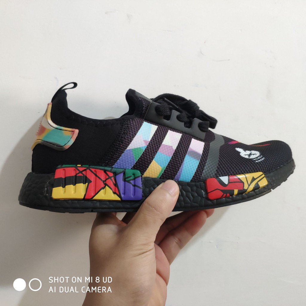 adidas nmd x kaws