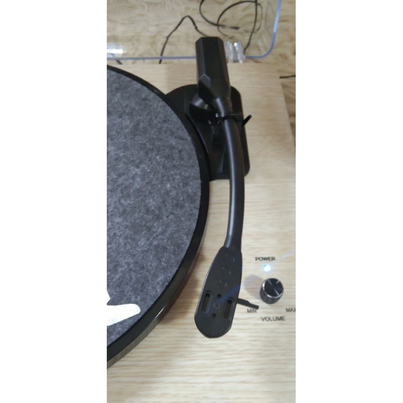 flea market turntable with bookshelf speaker