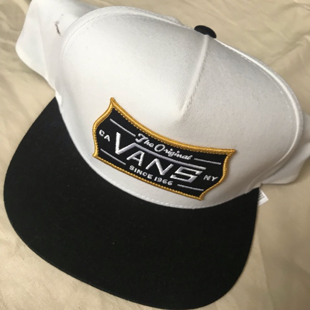 vans white cap