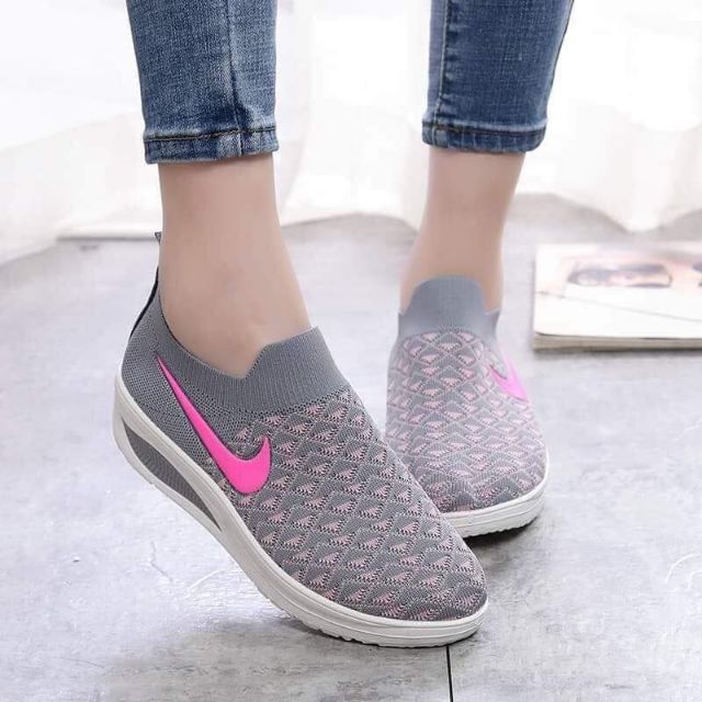 nike slip ons womens