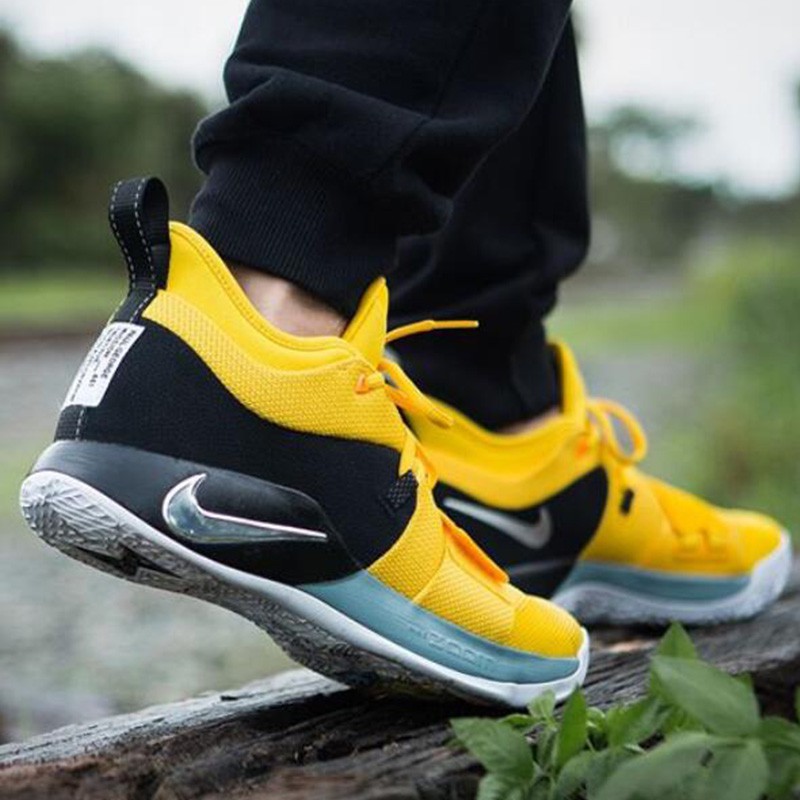 paul george yellow nike shoes