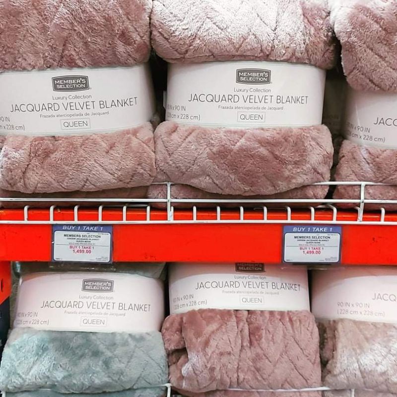 Member's Selection Luxury Collection Jacquard Velvet Blanket (queen