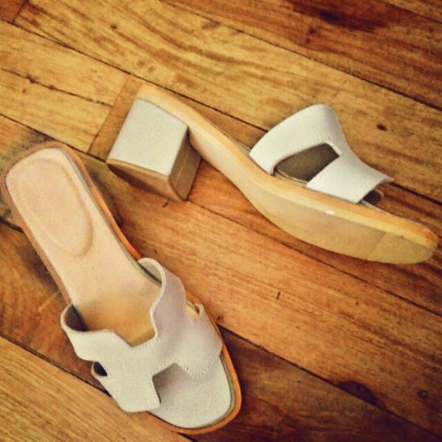hermes oran for wide feet