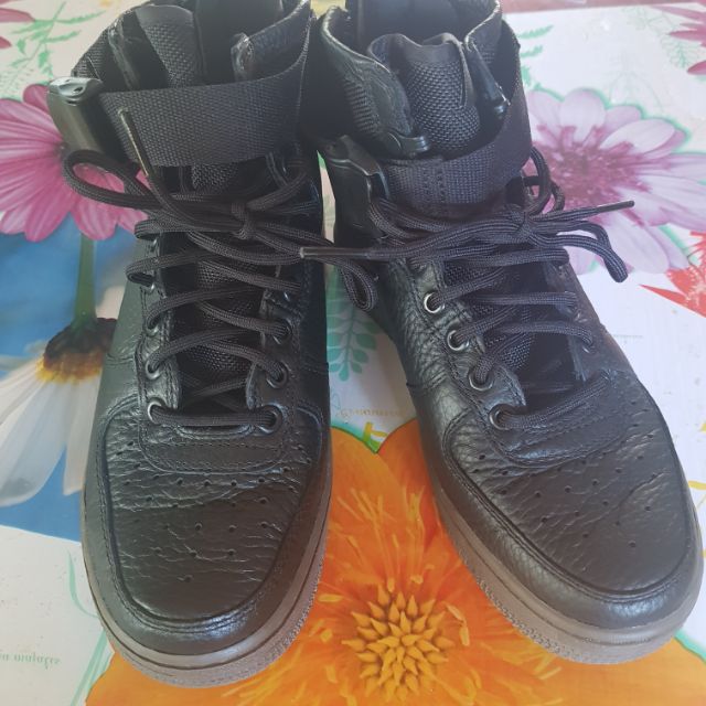 nike air force with zipper on the back