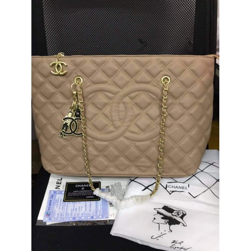 Chanel GST (grand shopping tote) White Leather ref.716465 - Joli Closet