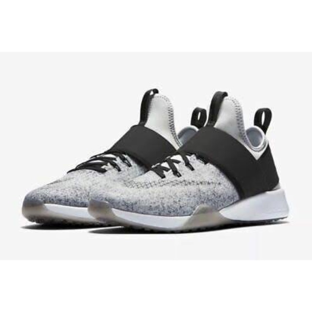 nike women's air zoom strong training shoes