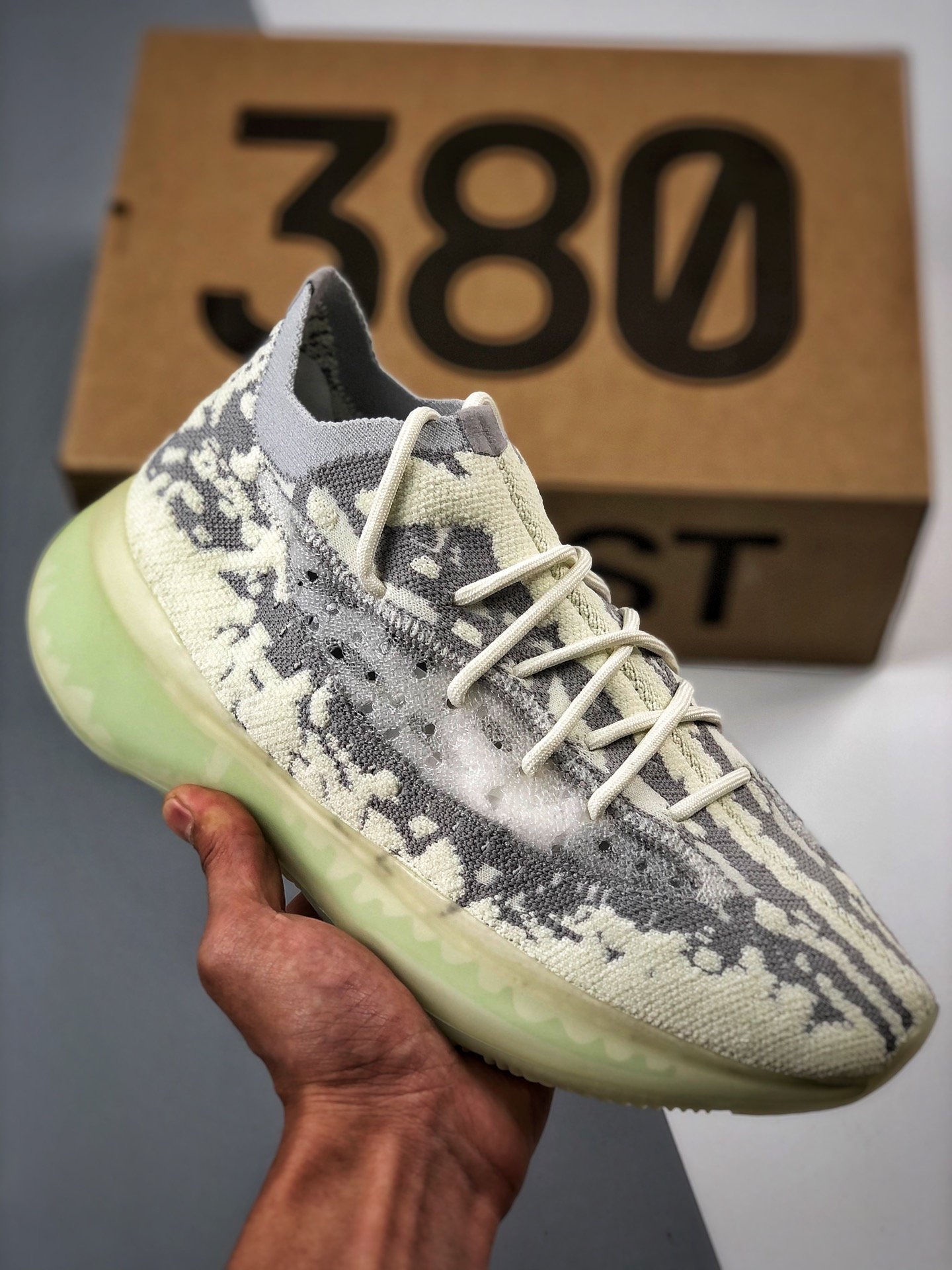 yeezy supply aliens