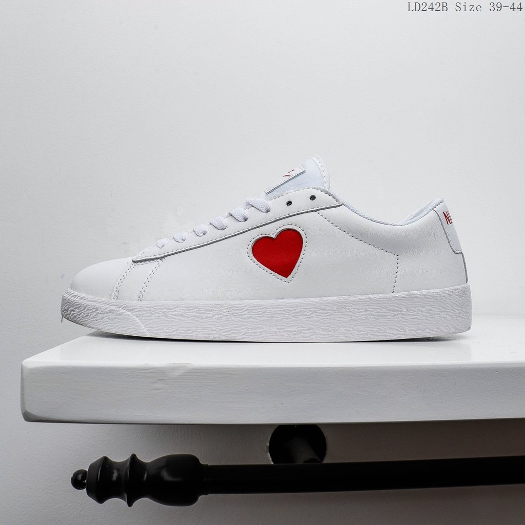 nike flat shoes white