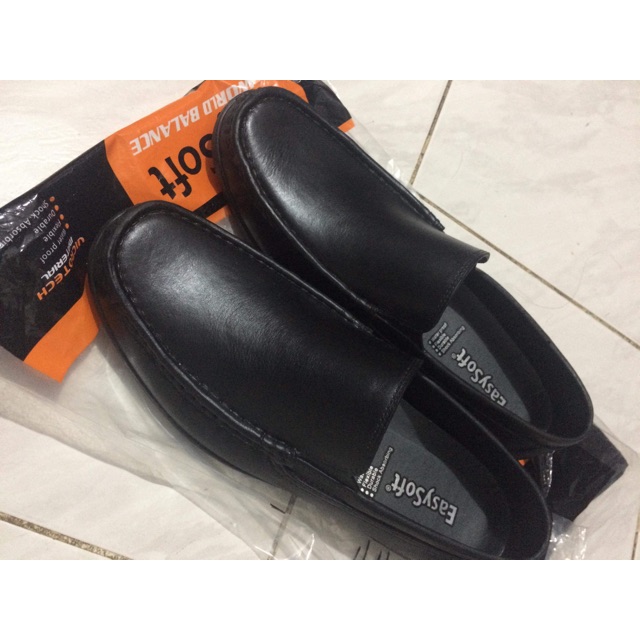 world balance easysoft black shoes