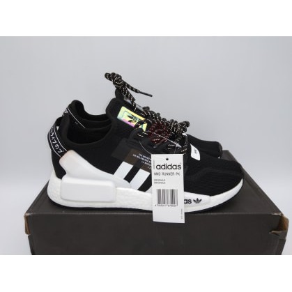 nmd r1 black and white mens