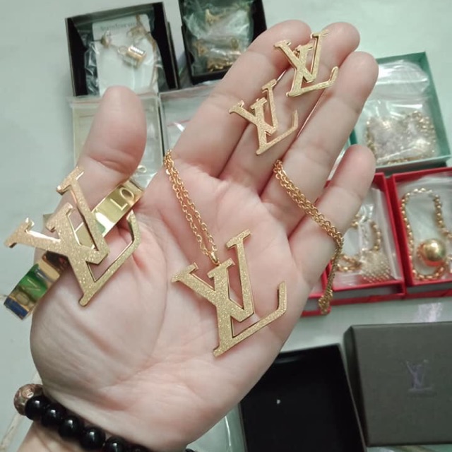 jeans hoste udledning Louis Vuitton LV Jewelry Set | Shopee Philippines