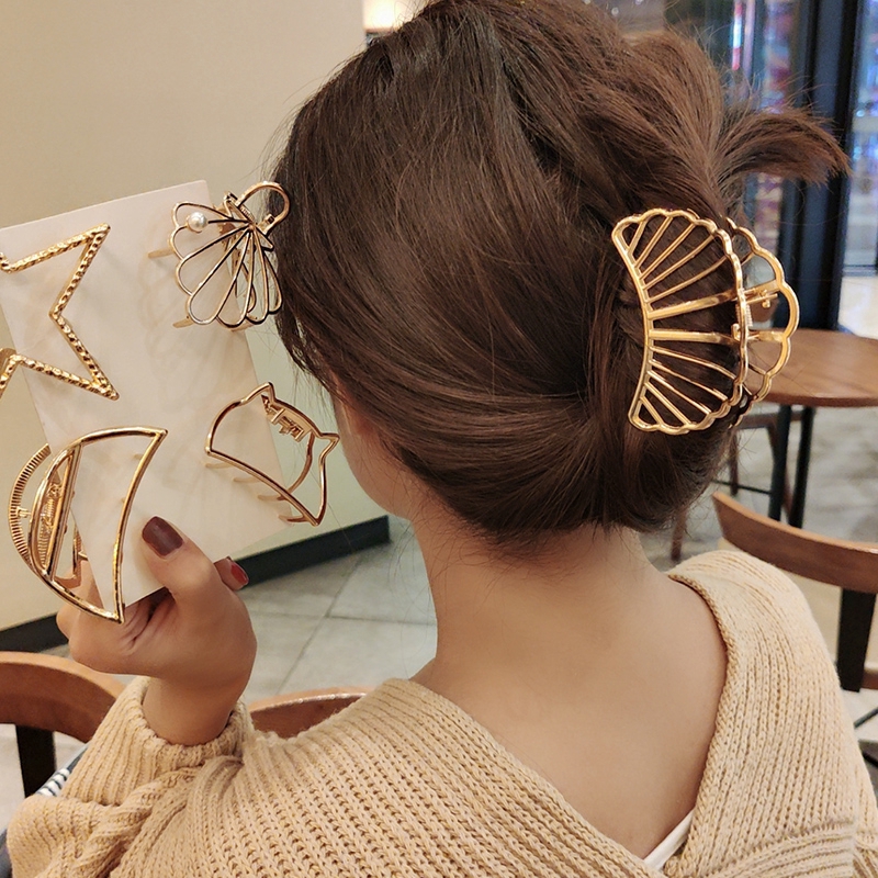 minimalist hair clip