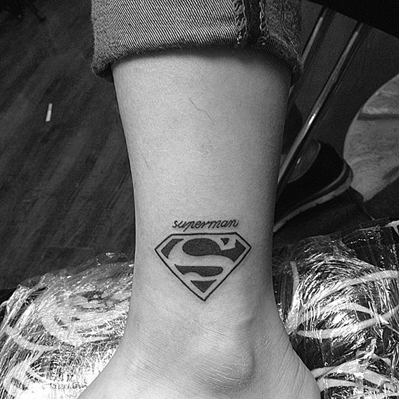 Mango] Tattoo Sticker Waterproof Superman Logo Small Picture Calf Arm Neck  T499 | Shopee Philippines