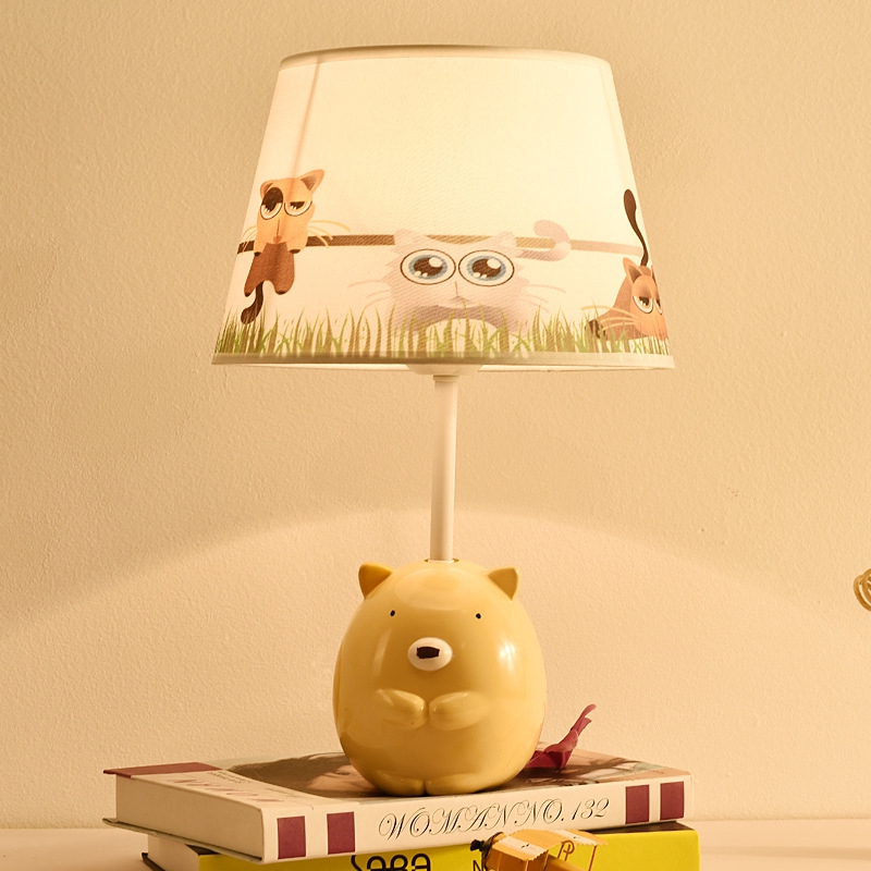 sara desk lamp