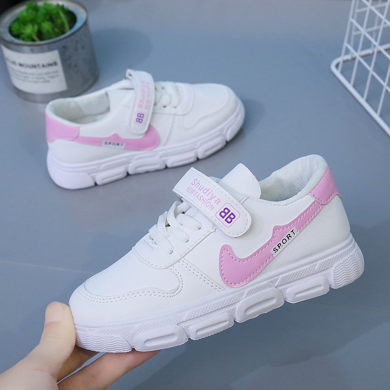 nike flat shoes white