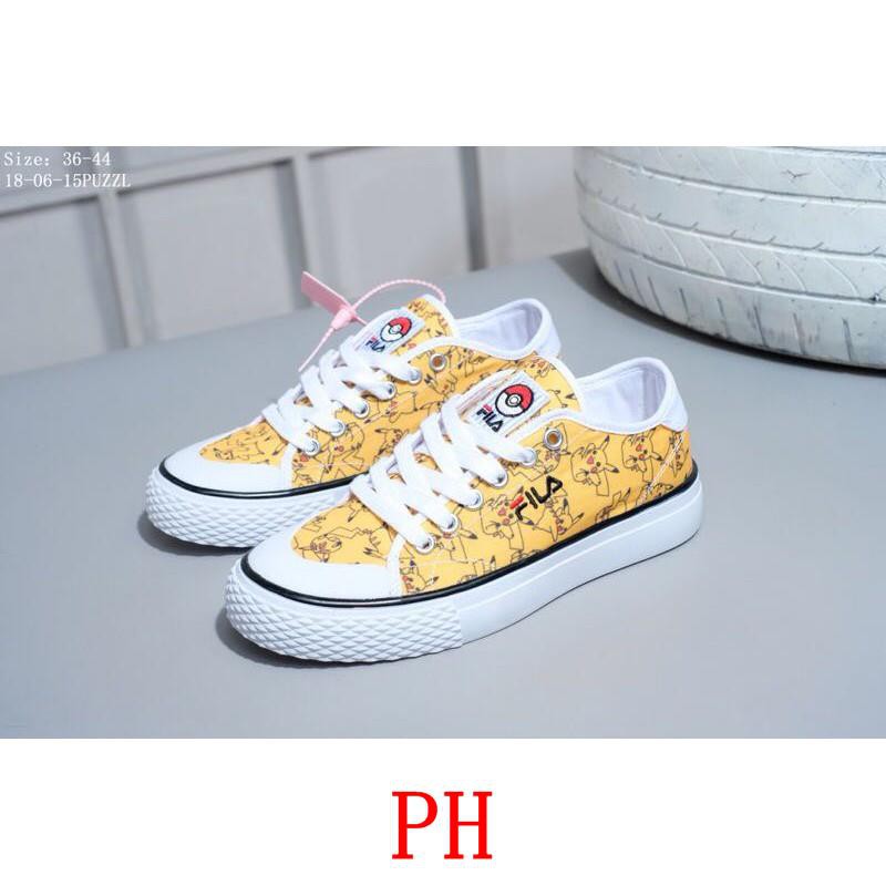yello beach shoes
