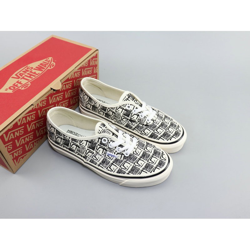 van lace up