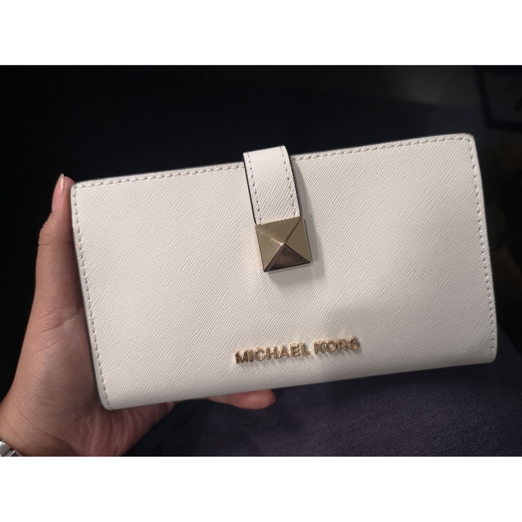 FREE SHIPPING 101% Authentic Brand New with Tag Michael Kors Karla Optic  White Wallet from the US | Shopee Philippines